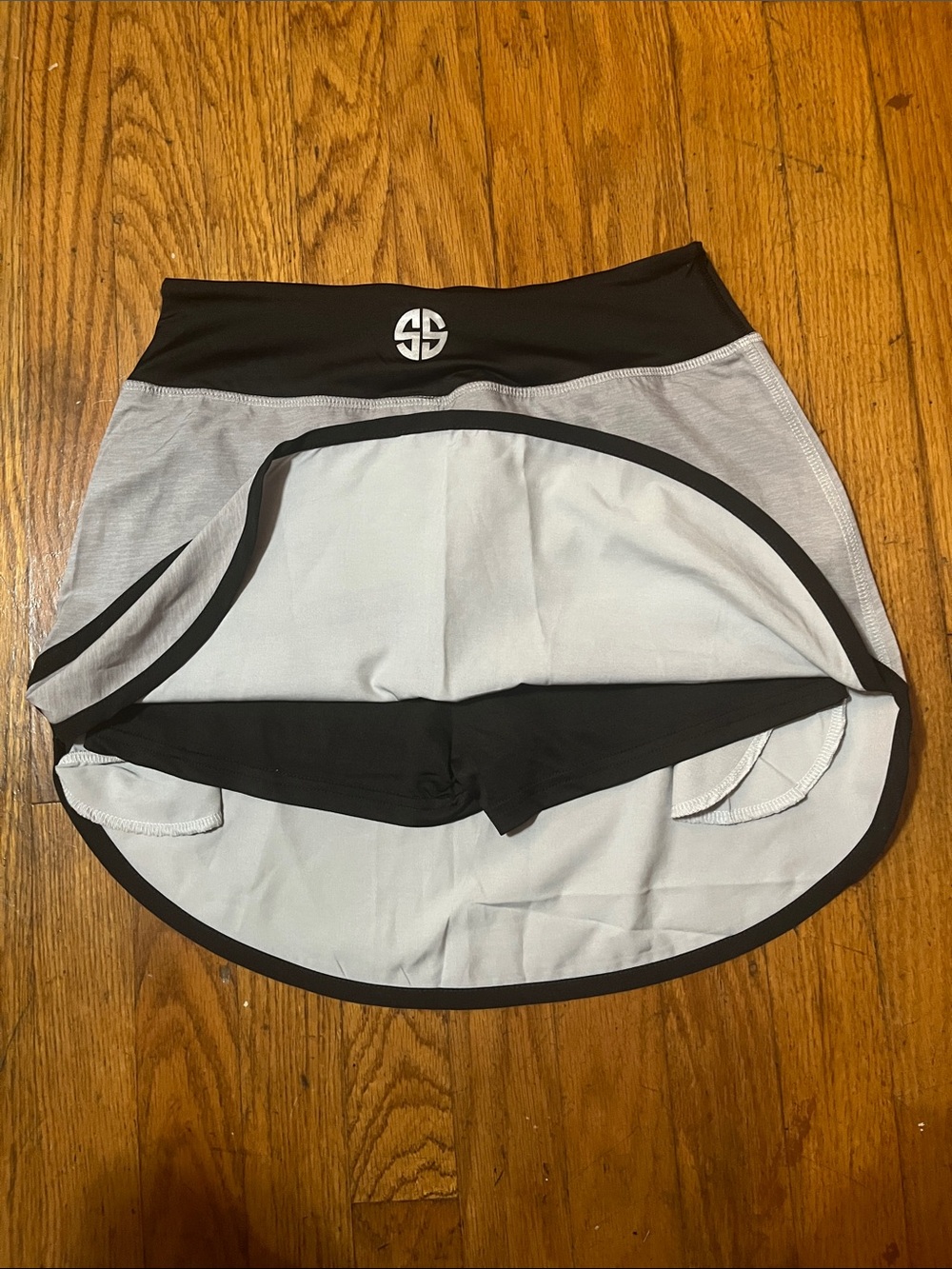 Simply Southern Women’s Athletic Skorts with Black Waistband and Trim Size Small - Picture 8 of 11